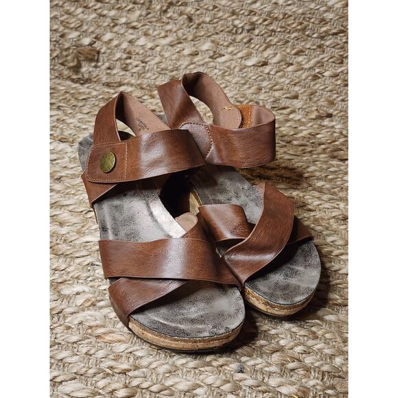 Pierre Dumas Sandals Women's Size 6 Brown Ankle Strap Cork Wedge Shoes - Picture 2 of 9